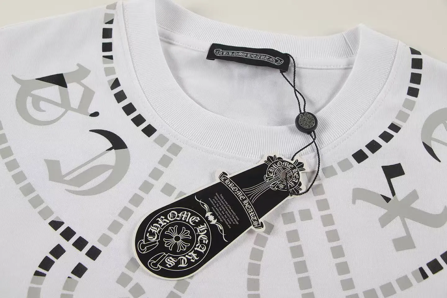 🅿️146 Style: 2025 new Croix Heart short-sleeved T-shirt Material: High version 300g double yarn combed cotton Size: S～XL Color: White Style number: Z1014